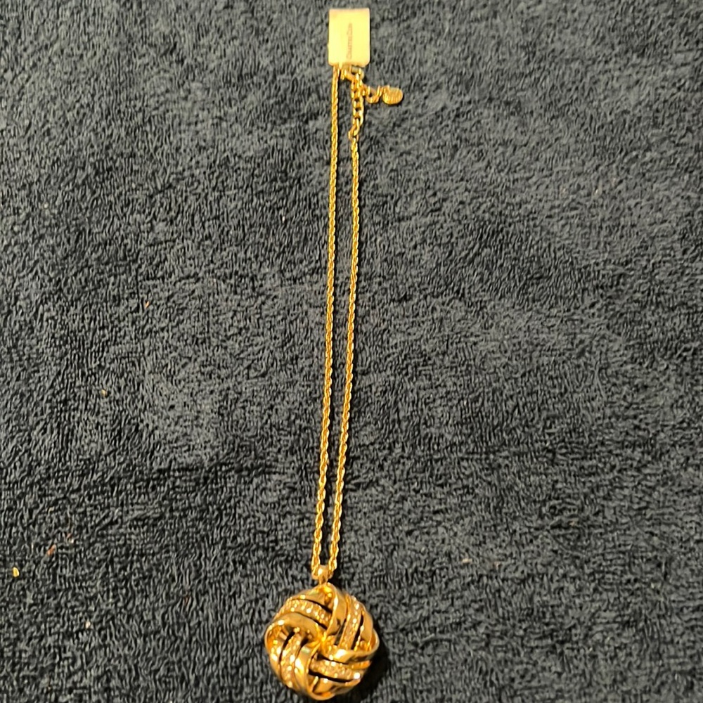 Women’s necklace
